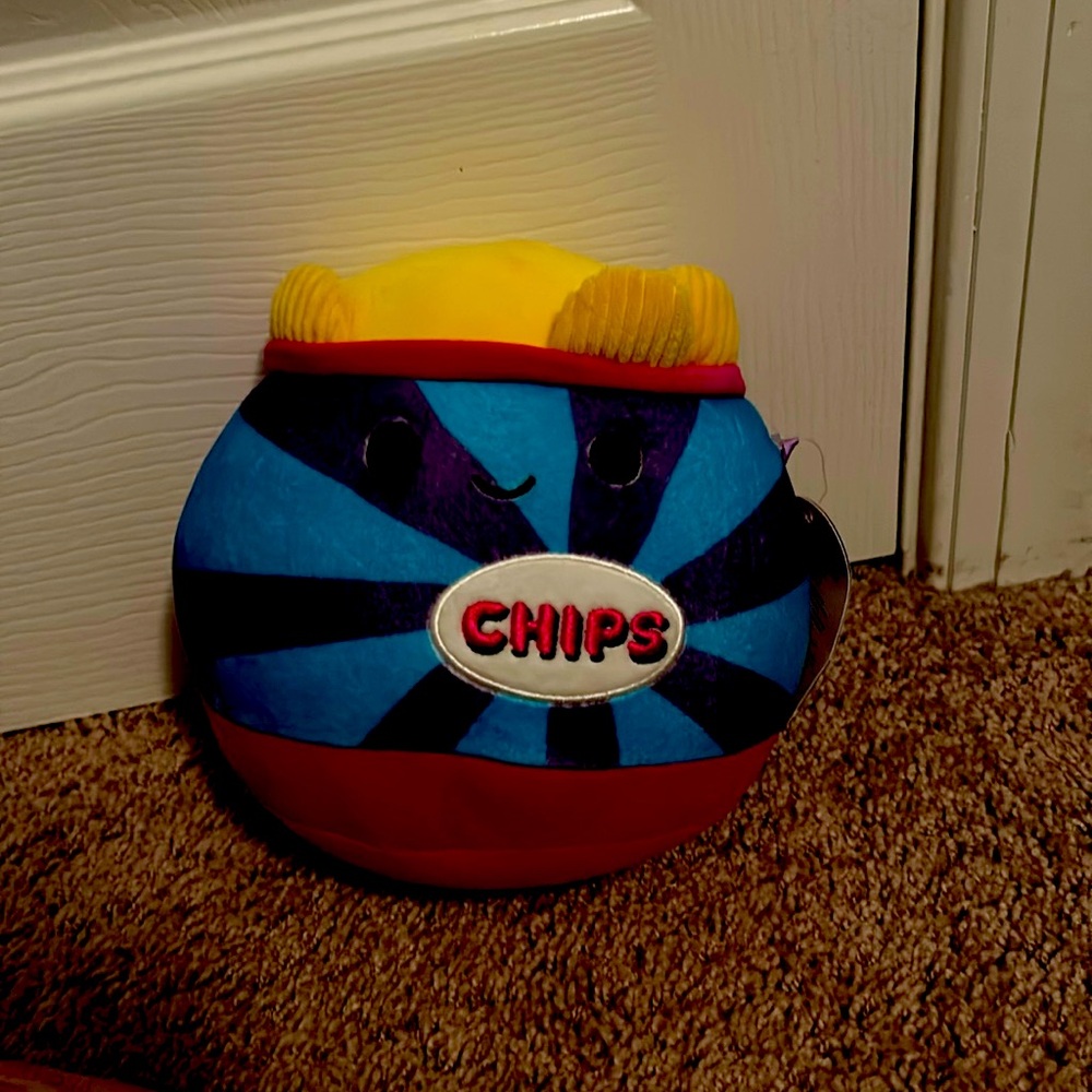 Chips squish mellow in good condition with tag still on it.